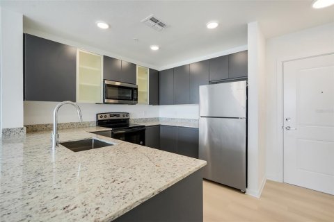 Condo in Orlando, Florida, 2 bedrooms № 2213459 - photo 15