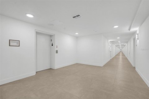 Condo in Orlando, Florida, 2 bedrooms № 2213459 - photo 8