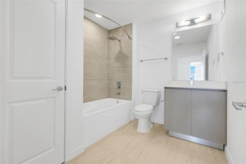 Condo in Orlando, Florida, 2 bedrooms № 2213459 - photo 22