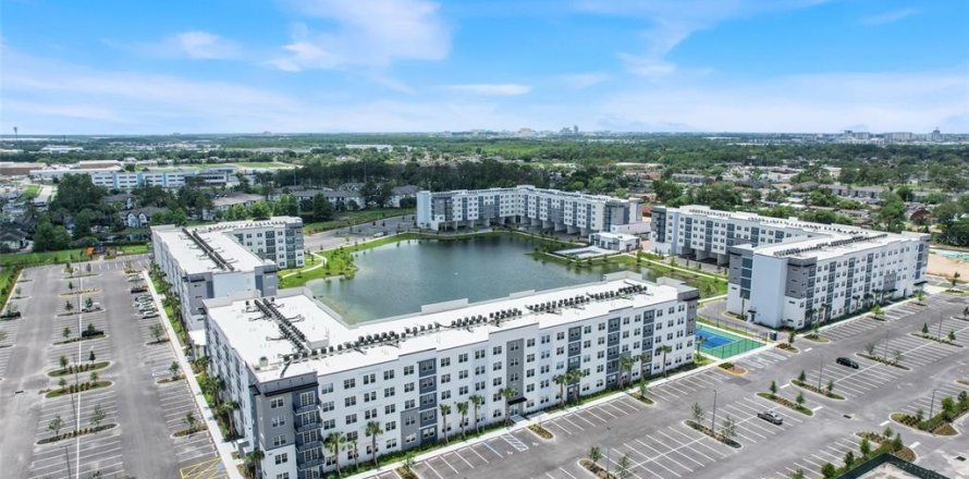 Condo in Orlando, Florida, 2 bedrooms № 2213459