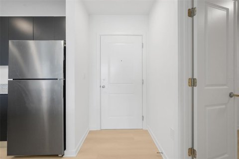 Condo in Orlando, Florida, 2 bedrooms № 2213459 - photo 9