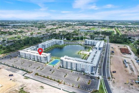 Condo in Orlando, Florida, 2 bedrooms № 2213459 - photo 2