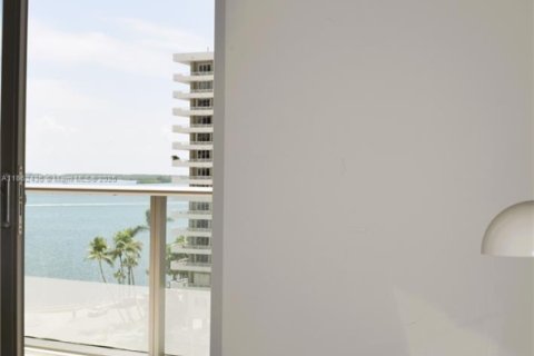 Condo in Miami, Florida, 1 bedroom  № 1890277 - photo 21