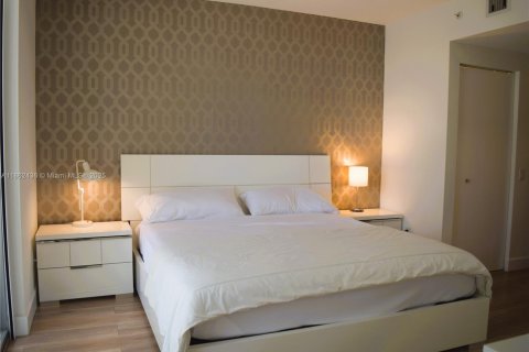 Condo in Miami, Florida, 1 bedroom  № 1890277 - photo 30