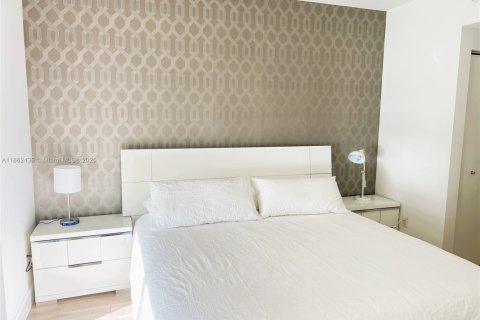 Condo in Miami, Florida, 1 bedroom  № 1890277 - photo 22