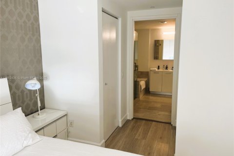 Condo in Miami, Florida, 1 bedroom  № 1890277 - photo 24