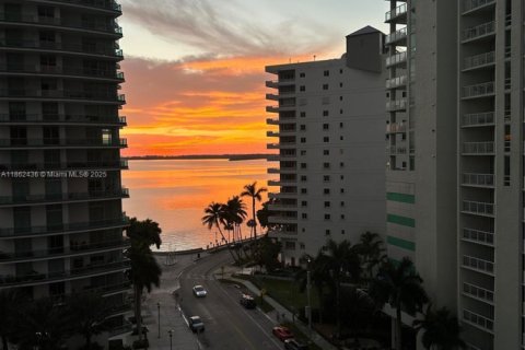 Condominio en venta en Miami, Florida, 1 dormitorio, 65.12 m2 № 1890277 - foto 17