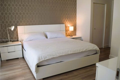 Condo in Miami, Florida, 1 bedroom  № 1890277 - photo 28