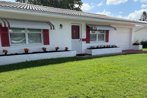 Casa en Pinellas Park, Florida 2 dormitorios, 99.68 m2 № 2371768