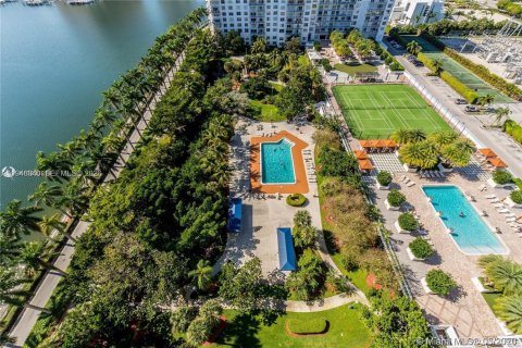 Condo in Aventura, Florida, 2 bedrooms  № 2003610 - photo 20
