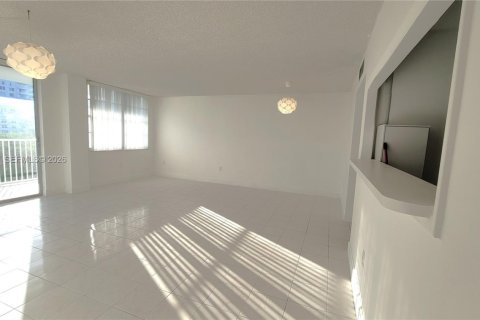 Condo in Aventura, Florida, 2 bedrooms  № 2003610
