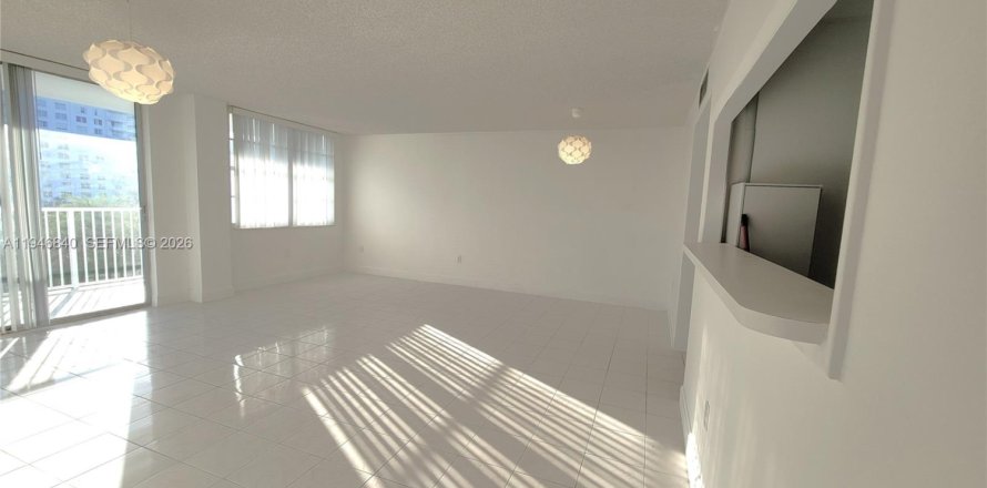 Condo in Aventura, Florida, 2 bedrooms  № 2003610