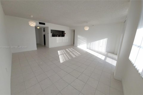 Condo in Aventura, Florida, 2 bedrooms  № 2003610 - photo 14