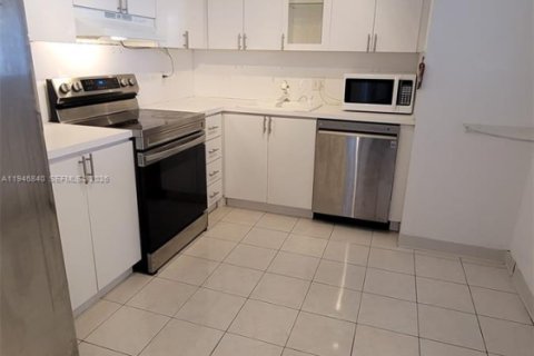 Condo in Aventura, Florida, 2 bedrooms  № 2003610 - photo 6