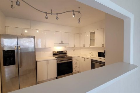 Condo in Aventura, Florida, 2 bedrooms  № 2003610 - photo 5