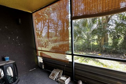 Condo in Sunrise, Florida, 1 bedroom  № 1121169 - photo 1