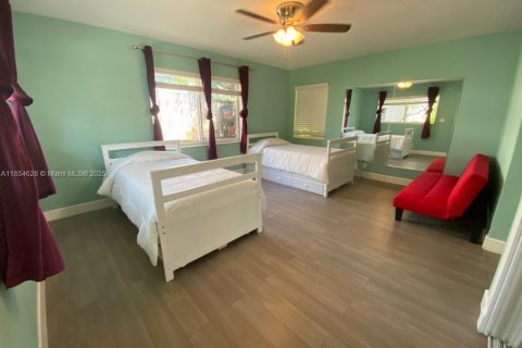 House in Oakland Park, Florida 2 bedrooms, 142.7 sq.m. № 2023155 - photo 13