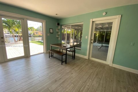 House in Oakland Park, Florida 2 bedrooms, 142.7 sq.m. № 2023155 - photo 7