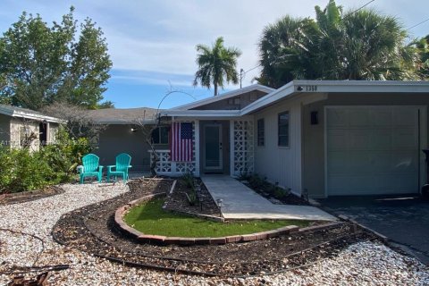 House in Oakland Park, Florida 2 bedrooms, 142.7 sq.m. № 2023155 - photo 3