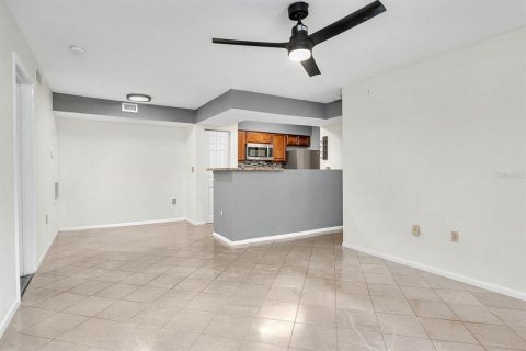 Condo in Kissimmee, Florida, 2 bedrooms № 2123638 - photo 6