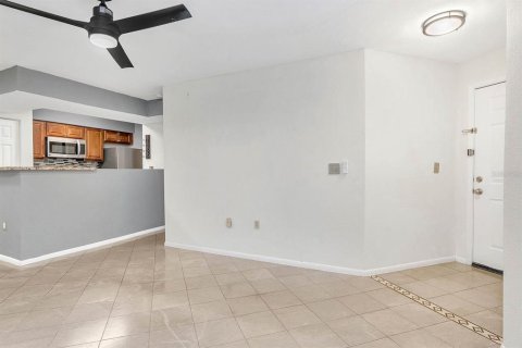 Condo in Kissimmee, Florida, 2 bedrooms № 2123638 - photo 5