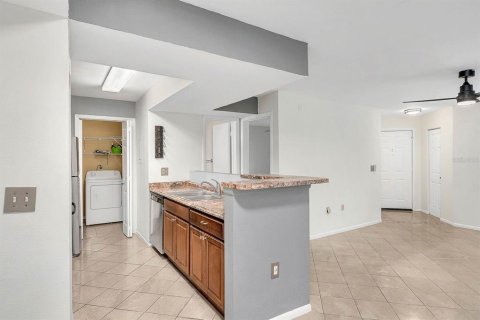 Condo in Kissimmee, Florida, 2 bedrooms № 2123638 - photo 8