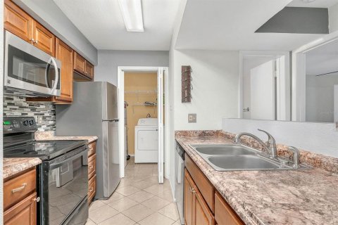Condo in Kissimmee, Florida, 2 bedrooms № 2123638 - photo 10