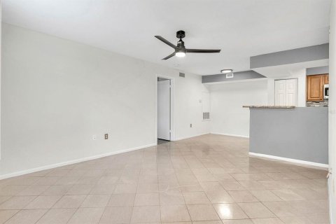 Condo in Kissimmee, Florida, 2 bedrooms № 2123638 - photo 4