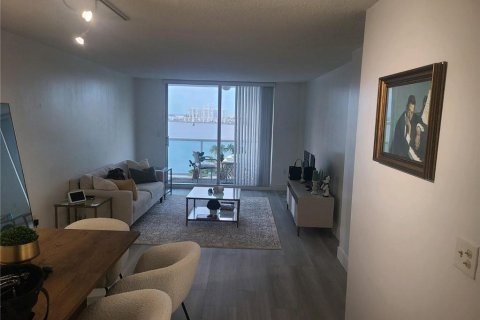 Copropriété à louer à North Miami Beach, Floride: 1 chambre, 73.39 m2 № 2087850 - photo 6