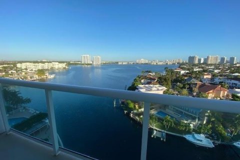 Copropriété à louer à North Miami Beach, Floride: 1 chambre, 73.39 m2 № 2087850 - photo 3