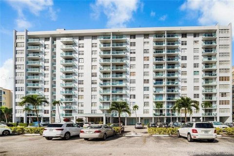 Condo à North Miami Beach, Floride, 1 chambre  № 2087850