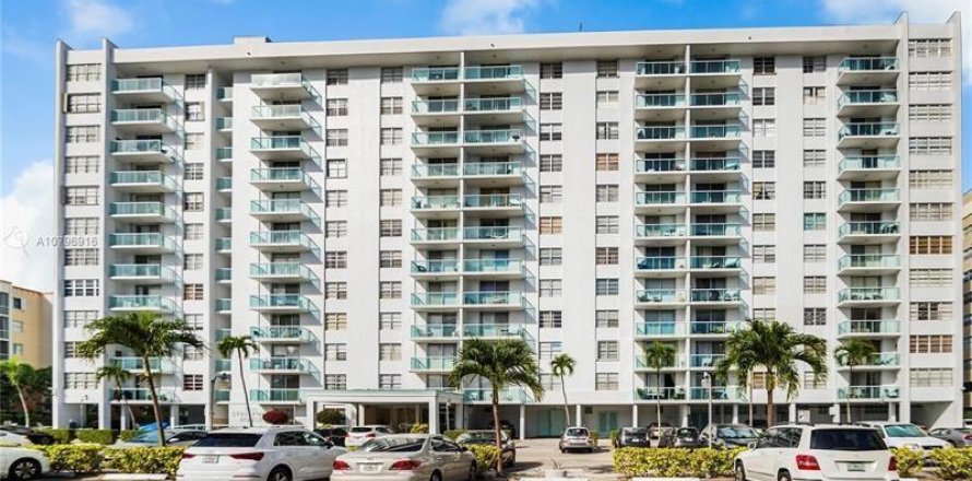 Condo à North Miami Beach, Floride, 1 chambre  № 2087850