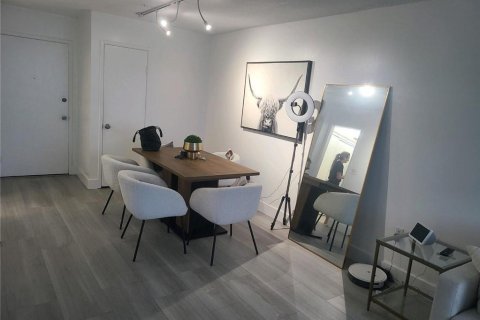 Copropriété à louer à North Miami Beach, Floride: 1 chambre, 73.39 m2 № 2087850 - photo 7
