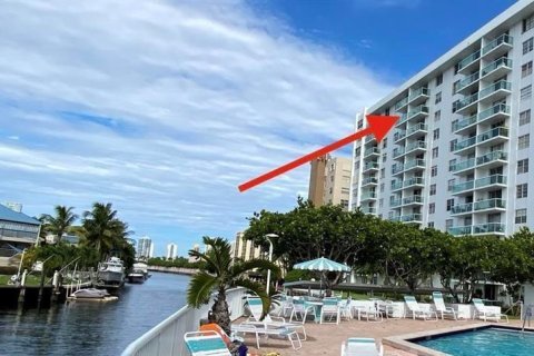Copropriété à louer à North Miami Beach, Floride: 1 chambre, 73.39 m2 № 2087850 - photo 2