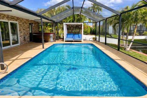 Casa en venta en Cape Coral, Florida, 4 dormitorios, 209.87 m2 № 2214295 - foto 28