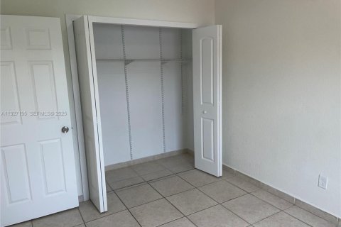 House in Miami, Florida 3 bedrooms, 91.04 sq.m. № 1986201 - photo 21