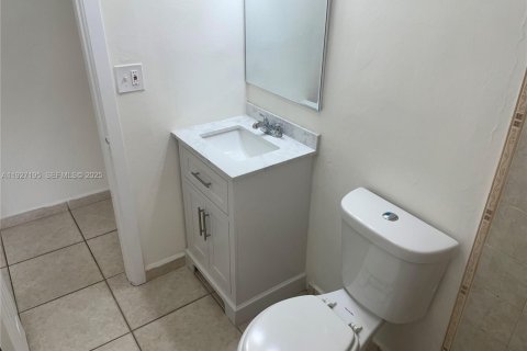 House in Miami, Florida 3 bedrooms, 91.04 sq.m. № 1986201 - photo 9