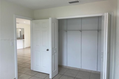 House in Miami, Florida 3 bedrooms, 91.04 sq.m. № 1986201 - photo 20