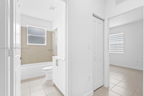 Villa ou maison à vendre à Miami, Floride: 3 chambres, 173.73 m2 № 2263743 - photo 18