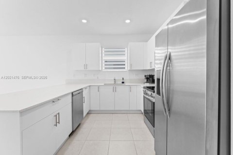 Villa ou maison à vendre à Miami, Floride: 3 chambres, 173.73 m2 № 2263743 - photo 7