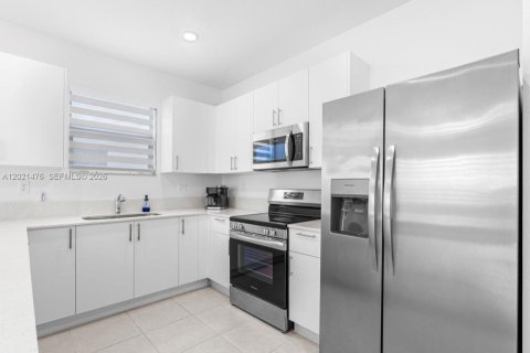 Villa ou maison à vendre à Miami, Floride: 3 chambres, 173.73 m2 № 2263743 - photo 10