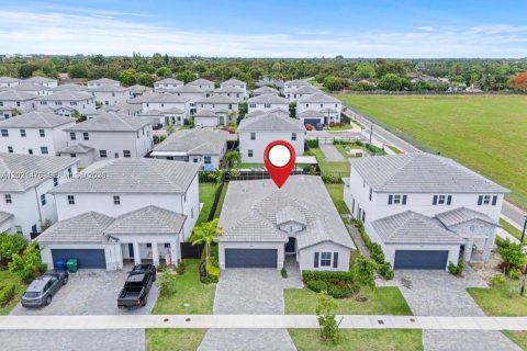 Villa ou maison à vendre à Miami, Floride: 3 chambres, 173.73 m2 № 2263743 - photo 5