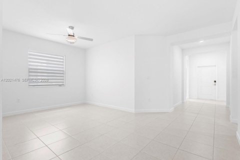 Villa ou maison à vendre à Miami, Floride: 3 chambres, 173.73 m2 № 2263743 - photo 14