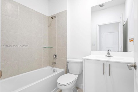 Villa ou maison à vendre à Miami, Floride: 3 chambres, 173.73 m2 № 2263743 - photo 25
