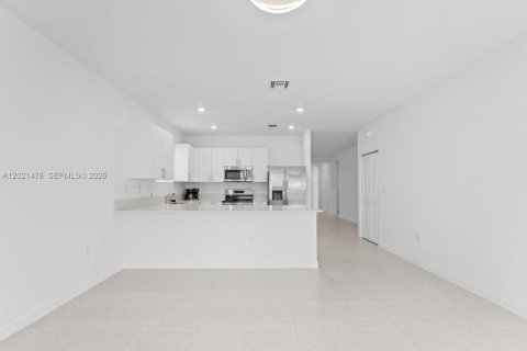 Villa ou maison à vendre à Miami, Floride: 3 chambres, 173.73 m2 № 2263743 - photo 12