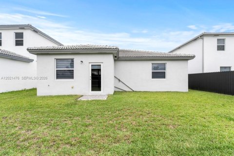 Villa ou maison à vendre à Miami, Floride: 3 chambres, 173.73 m2 № 2263743 - photo 3