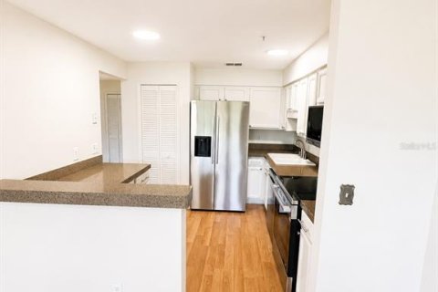 Condo in Apopka, Florida, 2 bedrooms  № 2151677 - photo 3
