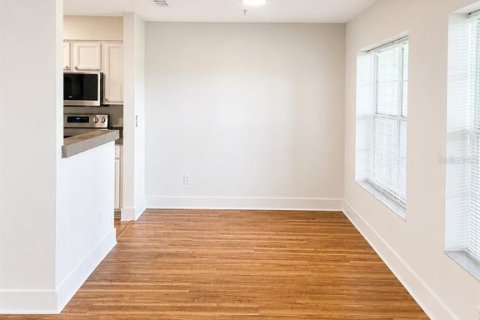 Condo in Apopka, Florida, 2 bedrooms  № 2151677 - photo 6