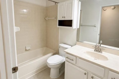 Condo in Apopka, Florida, 2 bedrooms  № 2151677 - photo 13