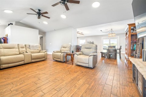 Casa en venta en Winter Haven, Florida, 3 dormitorios, 259.2 m2 № 1774827 - foto 11
